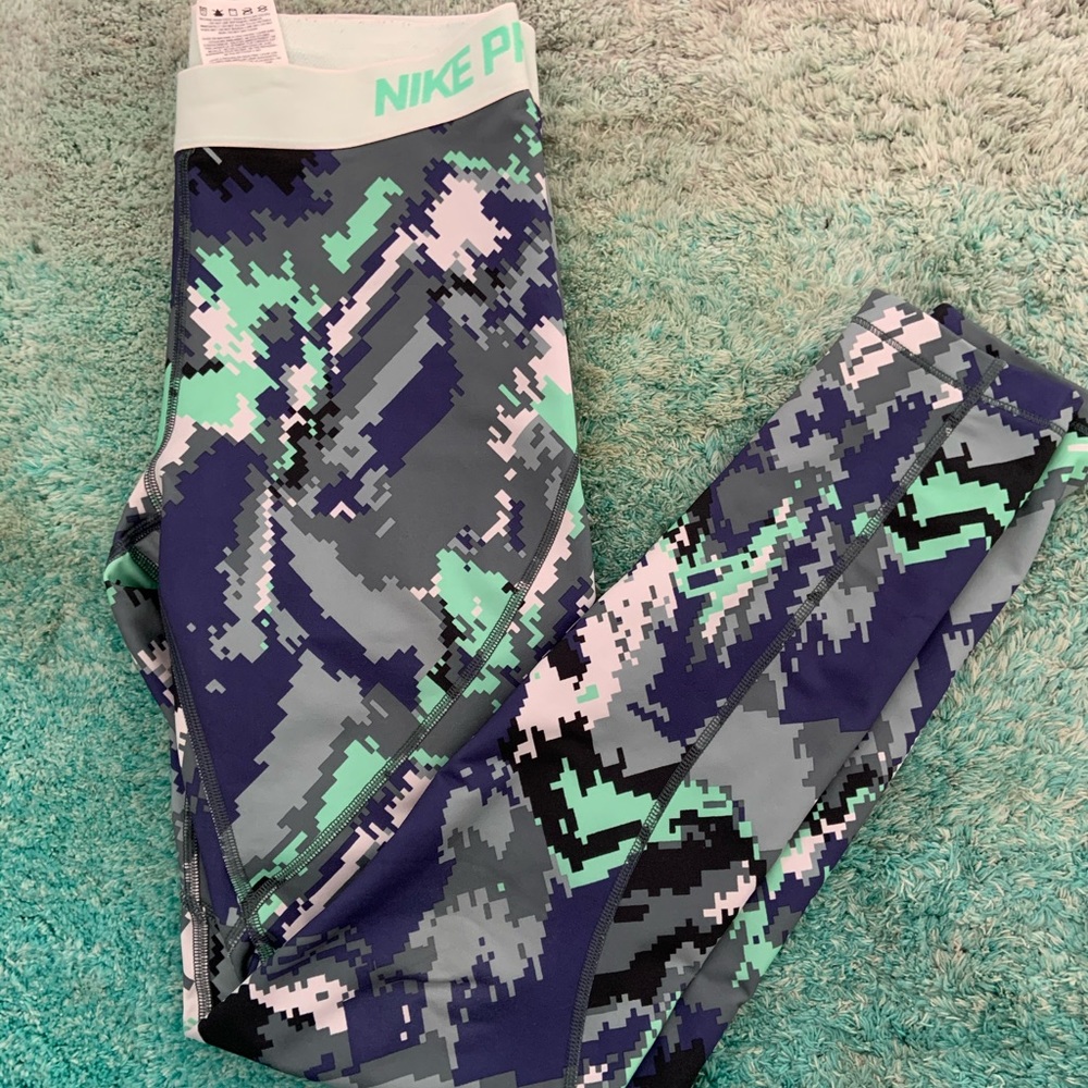 NIke Pro Hyperwarm Leggings